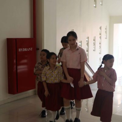 Tour Sekolah Kelas 1